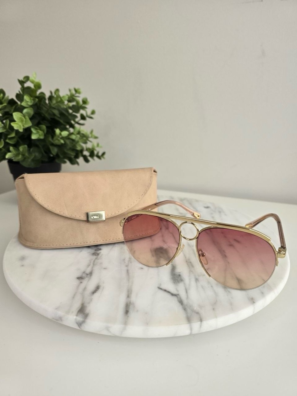 Chloé - Gold Frame Pink Gradient Aviator Sunglasses with Beige Case